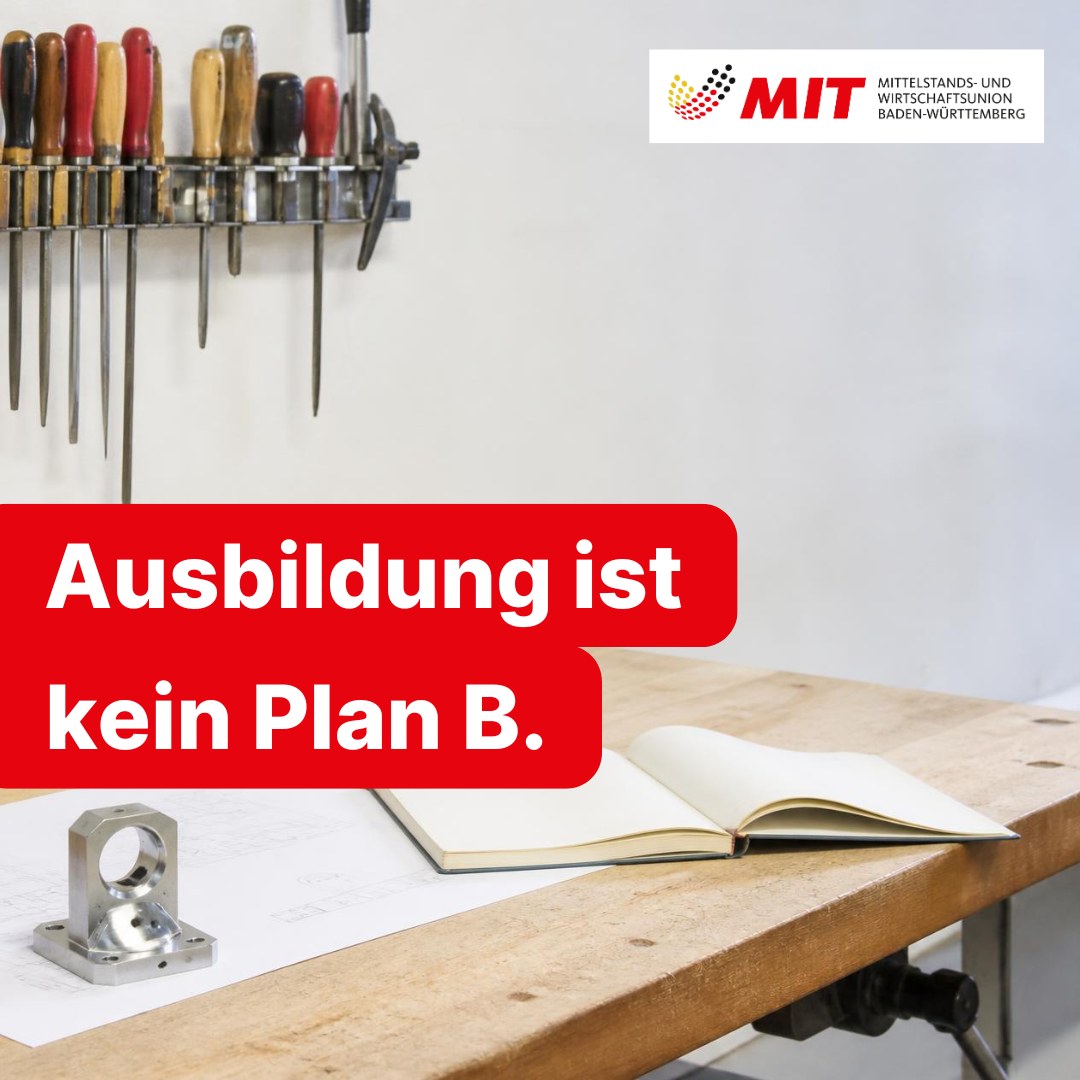 🛠️ AUSBILDUNG IST KEIN PLAN B.

Zum Start ins neue Ausbildungsjahr zeigt sich erneut: Das Handwerk und unsere mittelständischen Betriebe bieten jungen Menschen echte Perspektiven – mit Verantwortung, Entwicklungschancen und guten Karrierewegen.

Berufliche Bildung ist kein Bildungsweg zweiter Klasse. Meister, Techniker und Fachkräfte sind das Rückgrat vieler Unternehmen und unseres Wirtschaftsstandorts.

Für uns ist deshalb klar: Ausbildung und Studium müssen gleichwertig gedacht und behandelt werden.

Wir brauchen mehr Berufsorientierung, weniger Bürokratie für Ausbildungsbetriebe und mehr gesellschaftliche Wertschätzung für diejenigen, die anpacken, etwas können und Verantwortung übernehmen.

Ausbildung ist kein Plan B. Sondern ein Weg nach oben. 💪